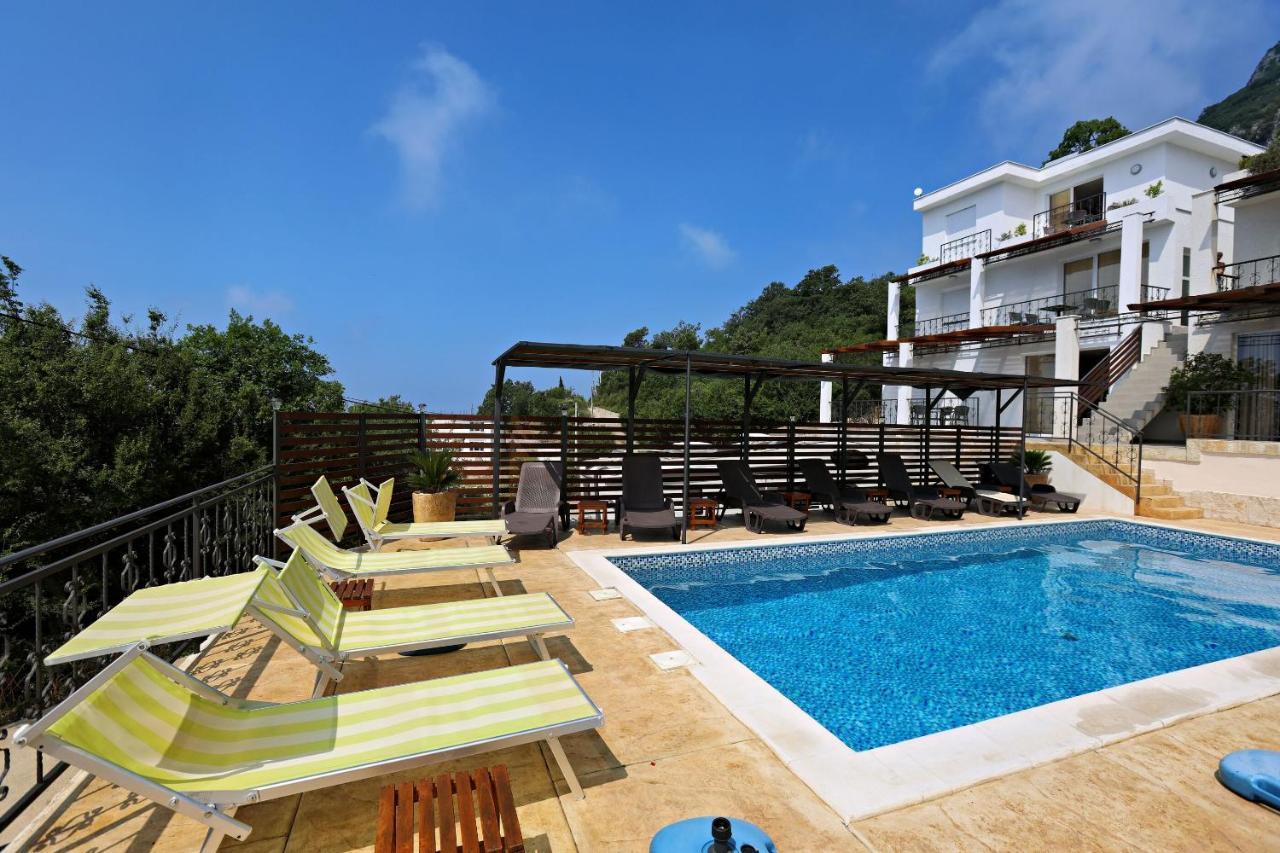 Apartments Oktopus Sutomore Exterior foto
