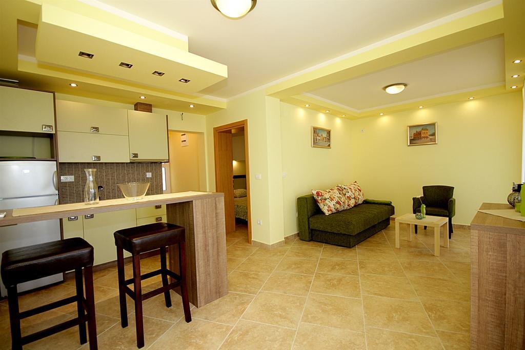 Apartments Oktopus Sutomore Exterior foto